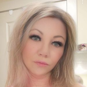 Meet your Posher, Nickie